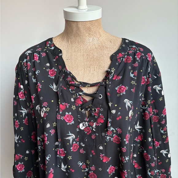 TORRID Harper 3/4 Sleeve Lace Up Blouse Size 3X - Picture 7 of 9